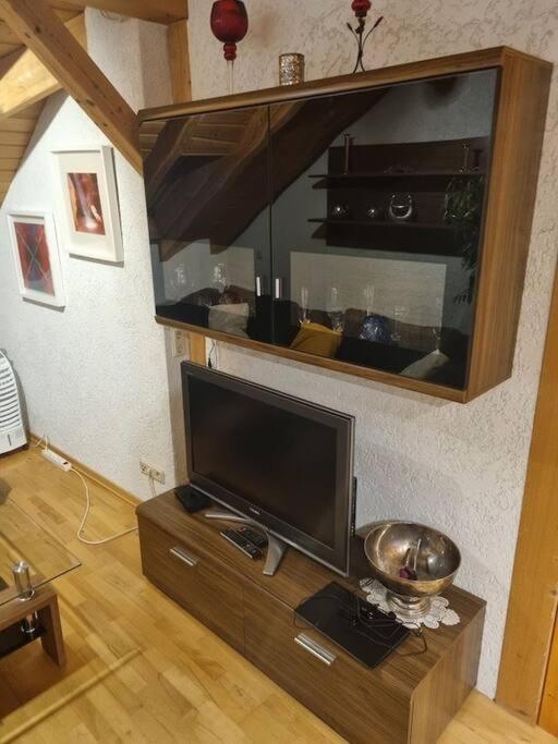 Gemuetliche Dachgeschosswohnung แอร์ฟวร์ท ภายนอก รูปภาพ