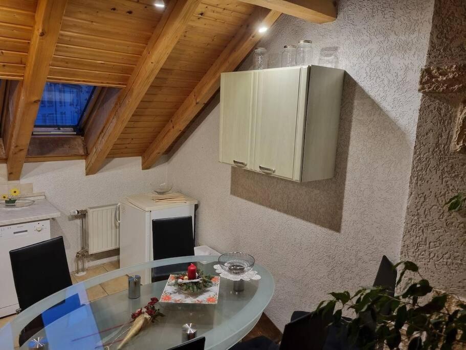 Gemuetliche Dachgeschosswohnung แอร์ฟวร์ท ภายนอก รูปภาพ